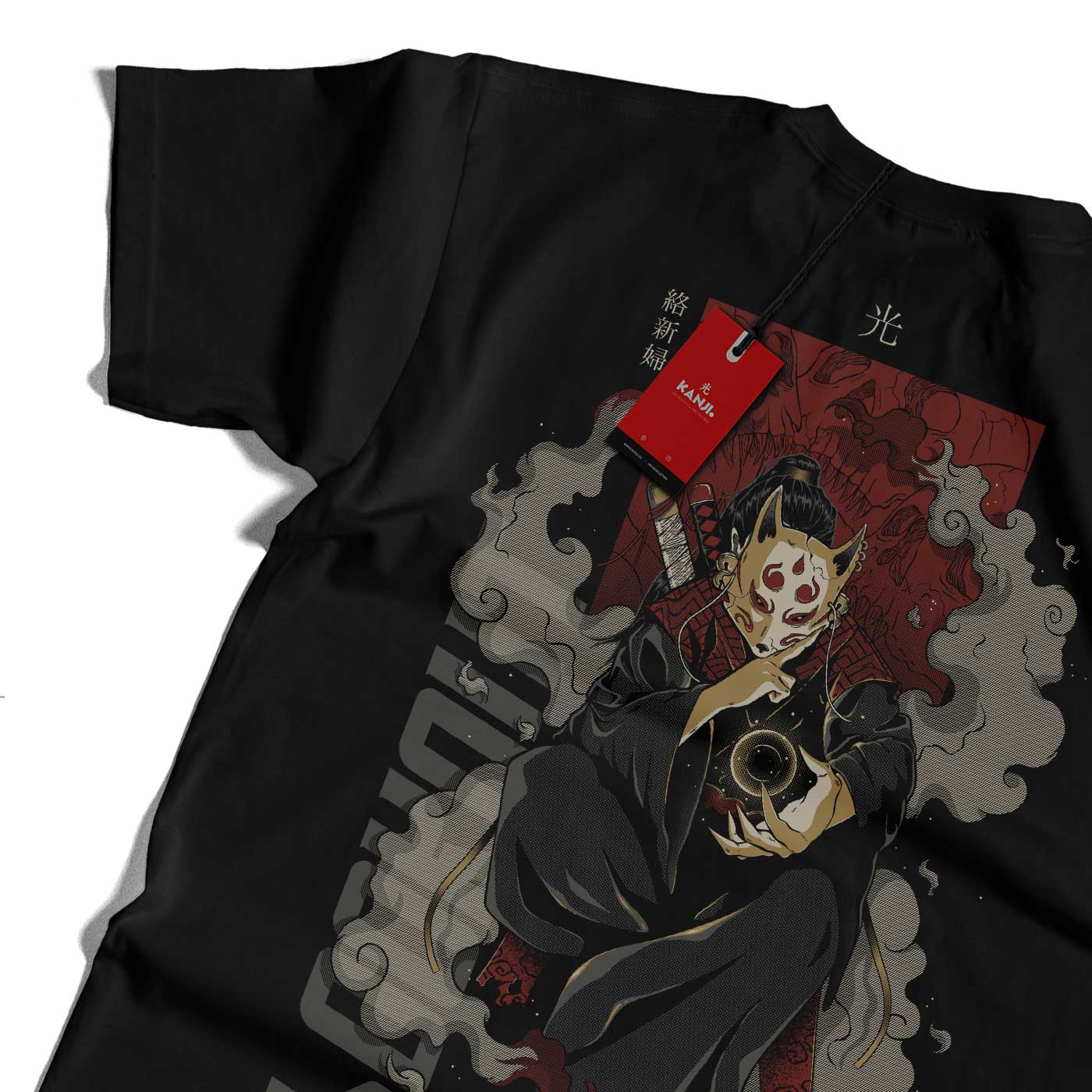 Polera de yokais japoneses con diseño de Hito no Kitsune