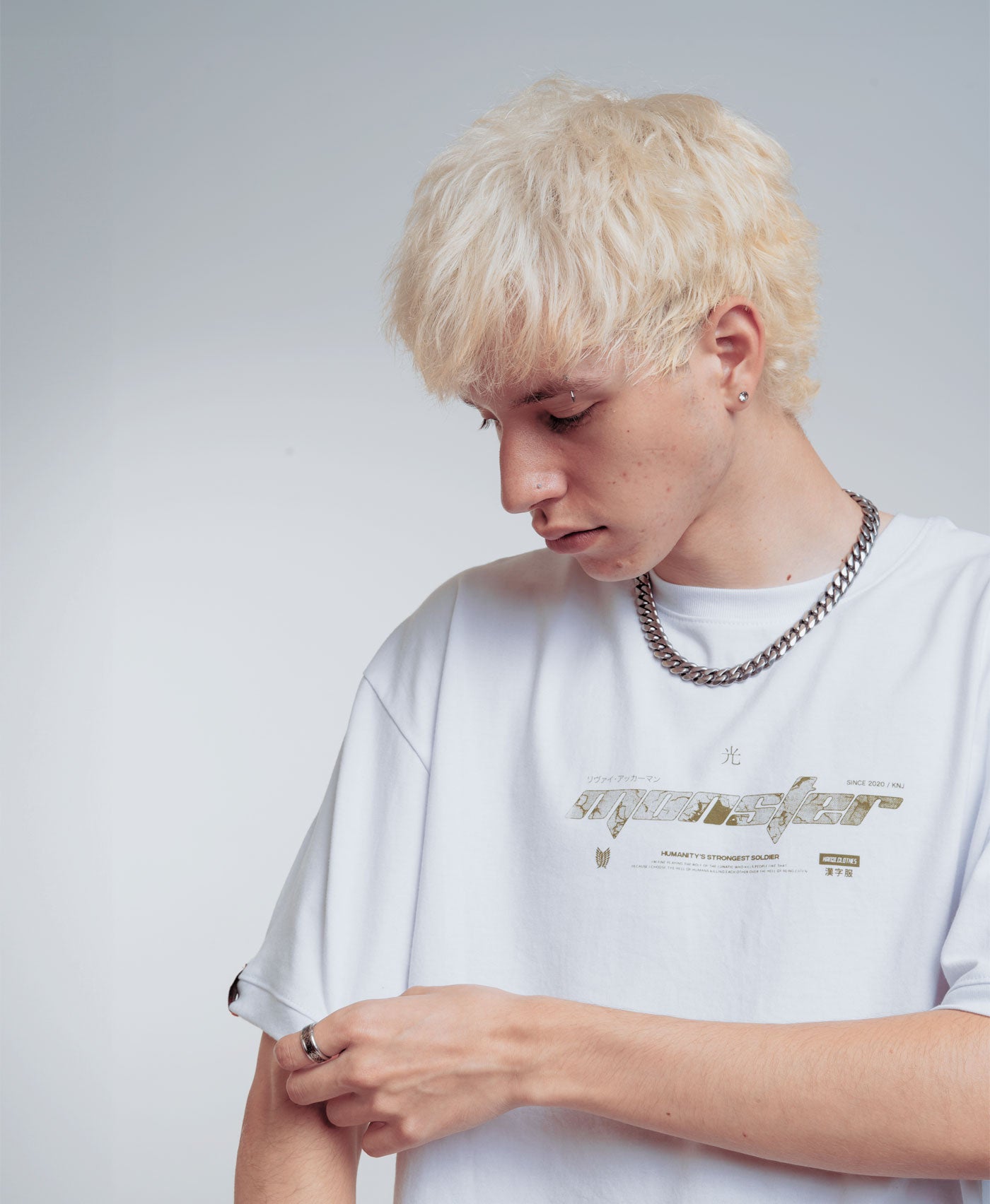 Polera Oversize Anime Shingeki no Kyojin Levi