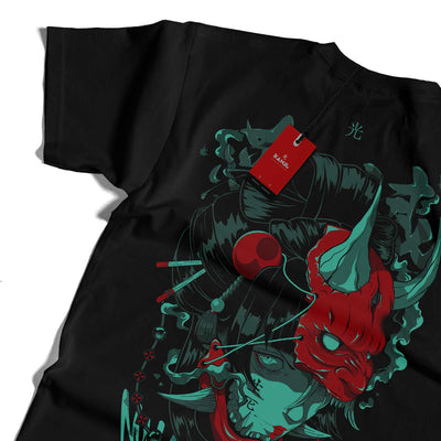 Polera mitología japonesa con diseño Menpo Shinjitsu